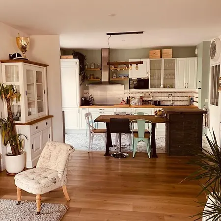 F3 Moderne, Un Petit Paradis A Paris ! *
